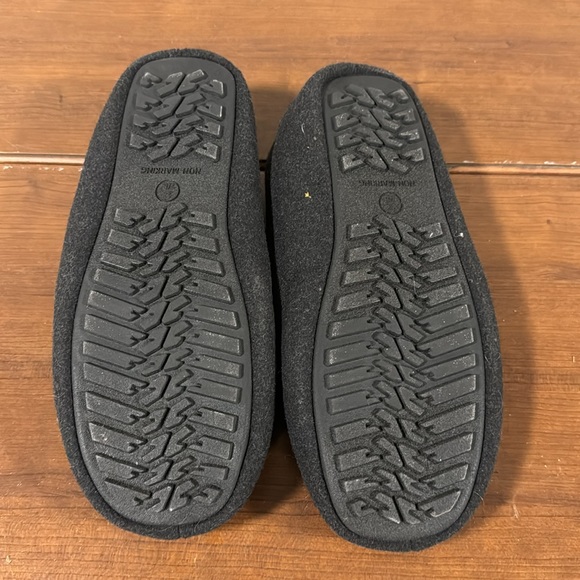 Men’s Goodfellow & Company Slippers - Size 7/8 - Picture 3 of 4